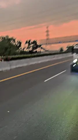 Udah kemarau  kita gantengin lagi yh kece😎#fyp #drivermudapunyacerita #storytruck 