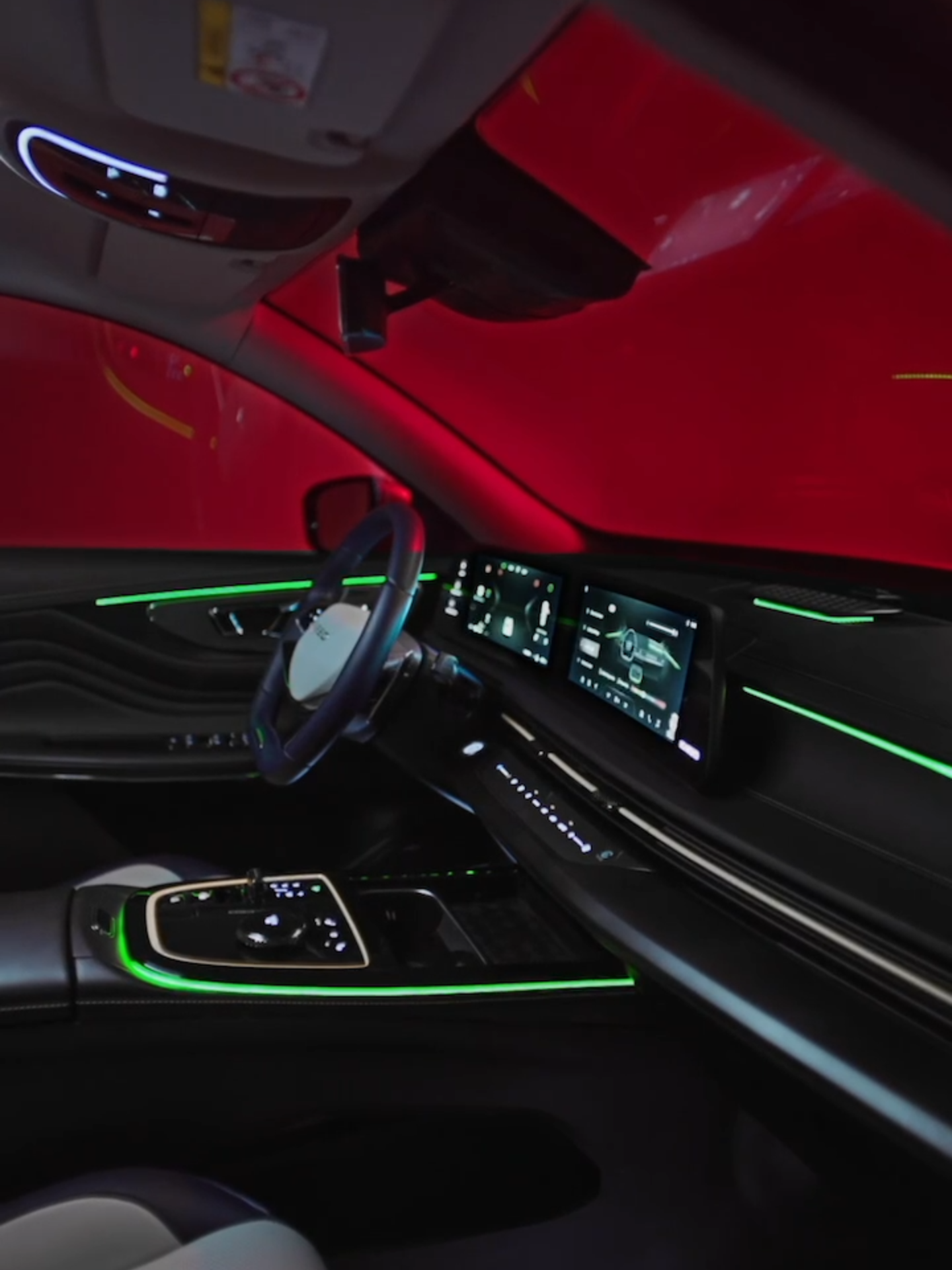 Come and grant yourself the premium comfort in EXEED LX’s immersive cockpit. Music on, Seats heated. Here we go! #EXEED #EXEEDLX #ExploreEXEED #Design #Fashion #Luxury #SUV #BornForMore EXEED LX 4-Wheel Drive Model: New Front Grille | 1.6TGDI+7DCT Engine | Max. Torque 210 N.m| 6 Driving Modes | SONY Audio