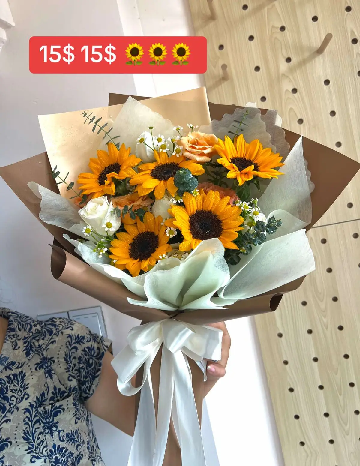 5បាច់ឡើងមានតម្លៃបោះដុំជូន🌻🌻 កម្មង់ម៉ូតនិងពណ៌ក្រដាសបាន🥰