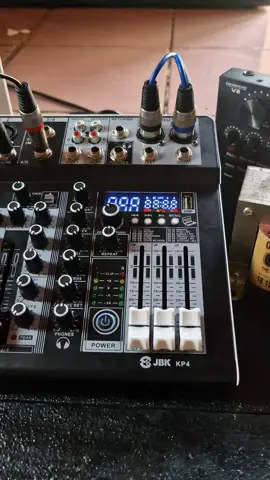 mixer kp 4.sudah efect 99 dsp sudah 4 chanel dengan fitur PAN L R untuk pembagi suara #soundsistemjawatimur #soundsistem #soundminiatur  #miniaturaudio #mixer #mixerkp4 #paketminiatur 