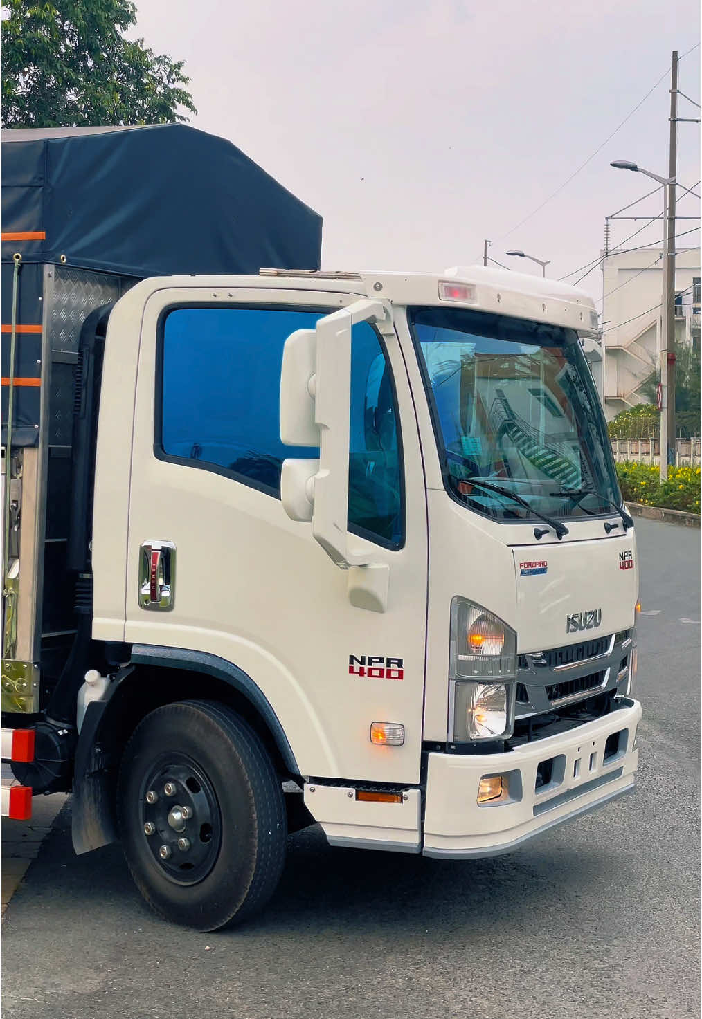 Nhẹ nhàng về với IDol Tây Ninh. Isuzu #NPR400 thùng bạt nhôm cho anh em tham khảo #isuzunpr400 #xetaiisuzu #xetai 