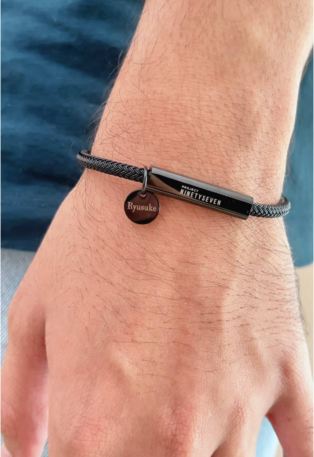 Gelang unik yang cocok lo pake buat everyday looks! #menjewerly #aksesoriscowok #aksesoriscustom #YearEndSale #wibgajian 
