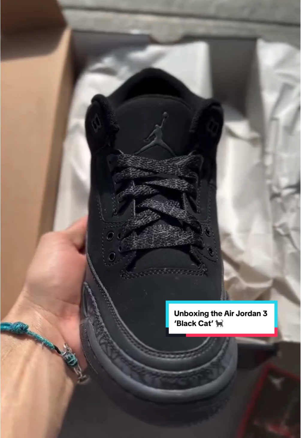 Initially dropped back in 2007, the Air @Jordan 3 ‘Black Cat’ is making a return. Featuring a sleek black and dark charcoal colour palette, head over to our size?launches app to enter the draw. #jordan #jumpman23 #aj3 #airjordan3 #jordan3 #airjordan #airjordan 