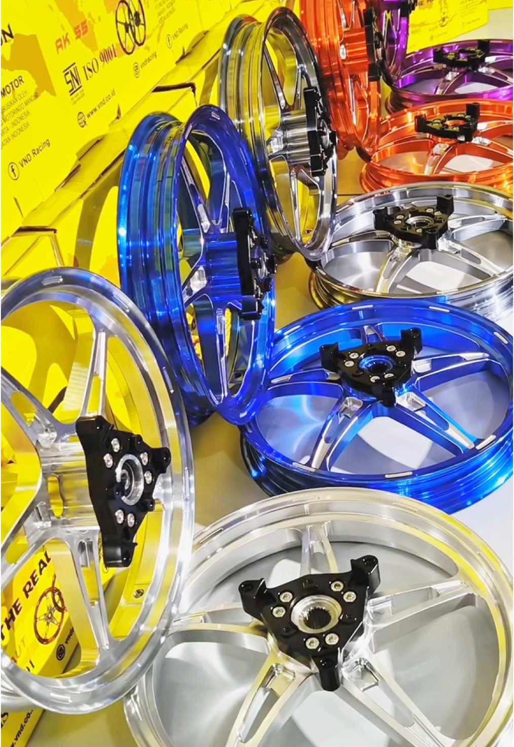 TELAH READY!! Velg VND Bintang Laut Maxi Series 185/215-14 Harga Resmi mulai dari: New Nmax/ Turbo/ Neo Rp 1.990.000++ Nmax Old Rp 1.990.000++ Aerox 155 Rp 1.990.000++ Dibawah harga resmi produk tidak bergaransi resmi dari VND. Dapatkan produk VND di VND Official Shop/ Reseller Terpercaya #vnd #vndracing  #vndbintanglaut #bintanglaut #velgvndbintanglaut #bintanglautnmax #bintanglautaerox #velgvndaerox155 #velgvndnmax #velgaerox155 #velgnmax