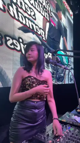 Bos Andre wani bersih #djselly #djsellyterbaru #meduza 