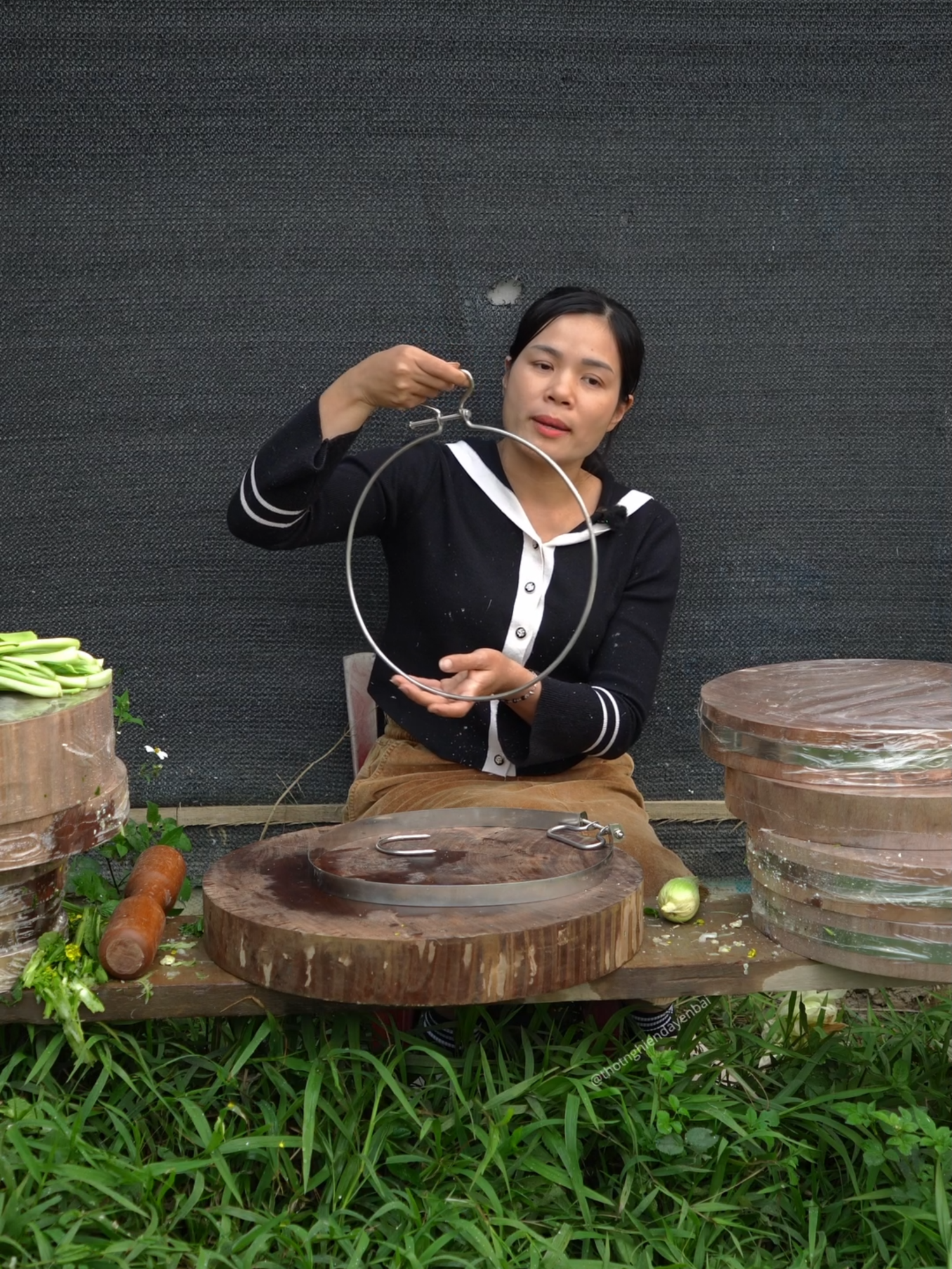 chọn đai thớt sao cho phù hợp với loại thớt nhà mình