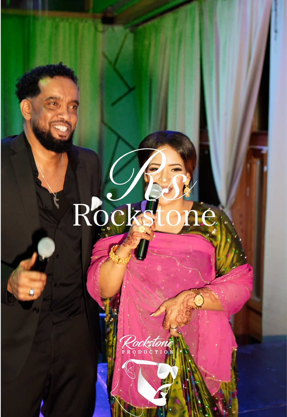 Mukhtar Ft Yurub Geenyo🎤 🔥 @djmaslah10  @rockstone07  #rockstoneweddings #rockstonearoos #rockstonephotos  #streetportraitphotography #somaliwedding #aroos #vagt #gamlastan #thebeutyoftheworld #capture streets #fashionstyle #streetportraitphotography #makethemsmile #bridesmaids #scandivianstyle #makeportraits #streetphotography #captutestreets #explore #suits #birdsofinstagram #birds