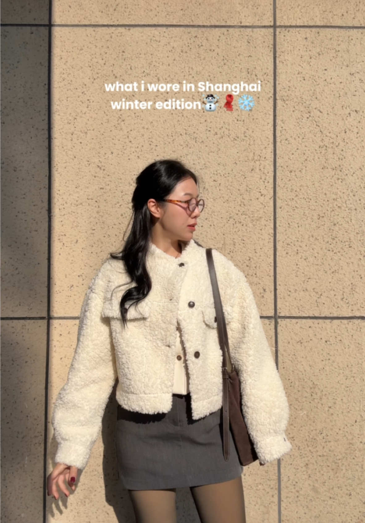 ootd in Shanghai 🧣💁🏻‍♀️ มาเสิร์ฟค่า  #OOTD #fitcheck #TikTokLooks #TikTokFashion #whatiwear #todayoutfit #outfits #winterfashion #winterootd #shanghai 