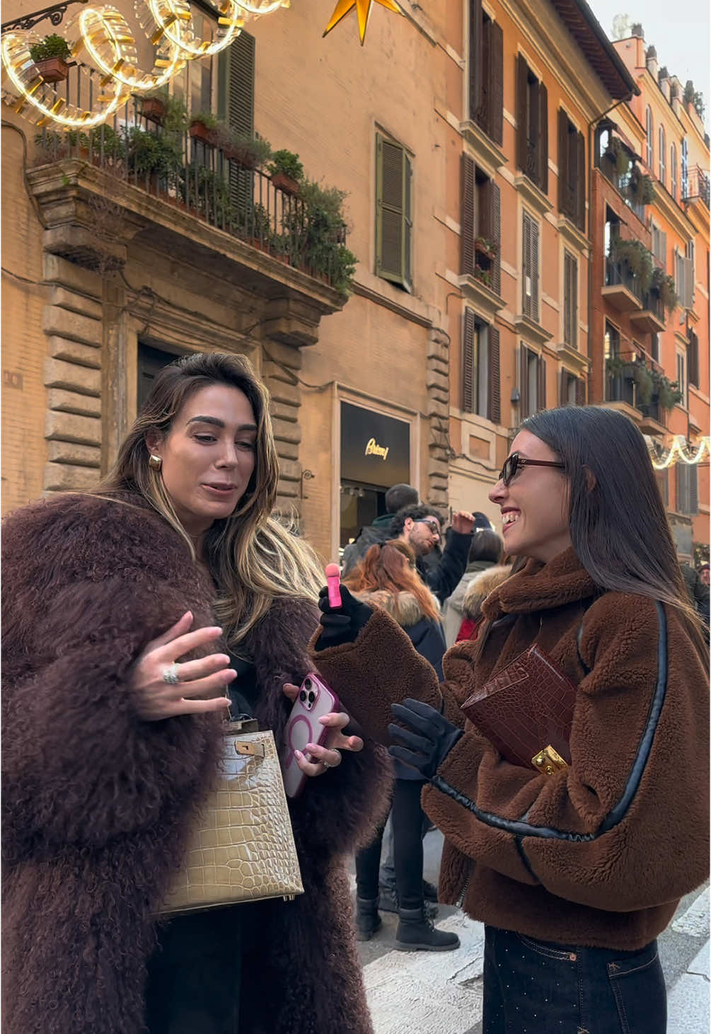 È tornata Desiree ed io la amo da morire😂 Lei è la voce di tutte le mamma😂 #laragazzadiviacondotti #fashion 