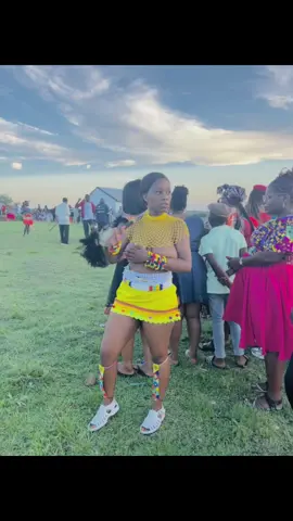 #intombi_yomzulu  #itshitshilasewoolworths  #ubuntombi_ukuzigcina  #amatshitshi  #bhincanation  #maskandi  #sama28  #fyp  #tik_tok  #viralvideos  #treading  #treading_viral_video  @Inkos'yamagcokama 