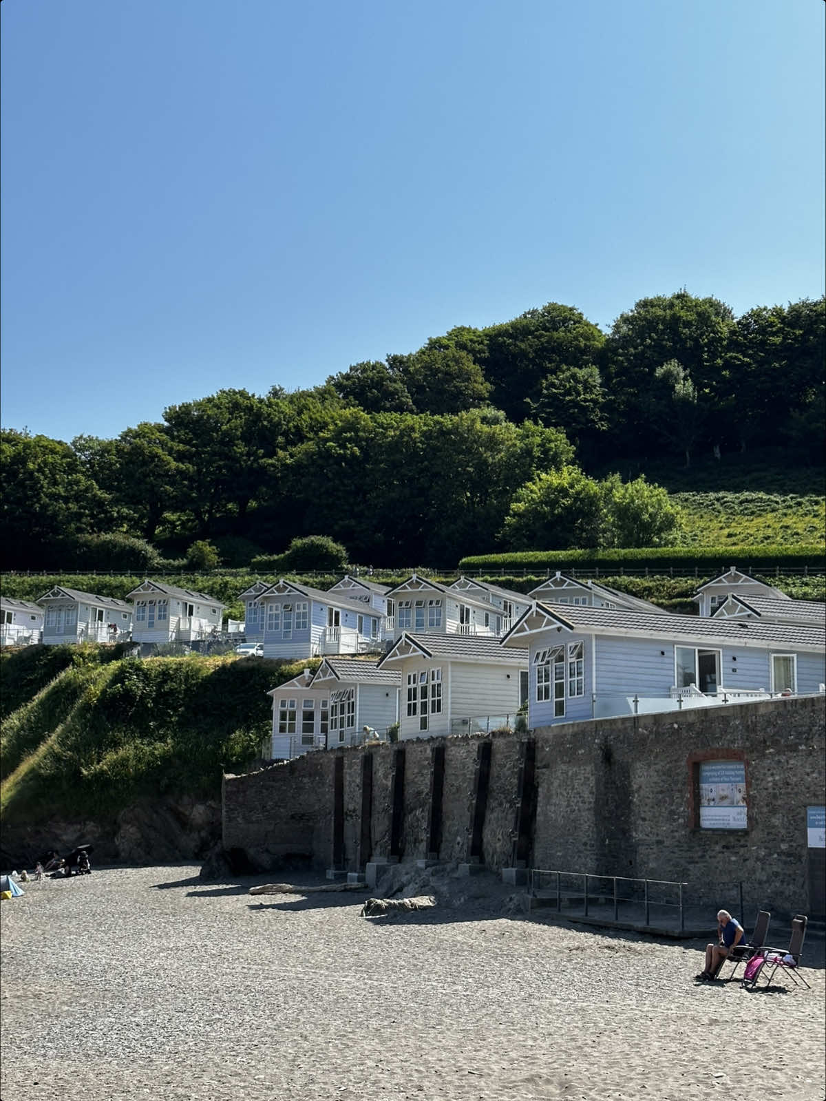 This is your sign to book a beach hut holiday this year🥰🏖️ Our Devon resort offers everything you could need from a small living room and kitchen area, double bedroom with en-suite, private hot tub and sea views😍 Perfect for: 👶🏼baby-moons 🐶pet friendly holidays 🥰mini-moons 🫧hot tub breaks 💍honeymoons 💓romantic breaks #helebay #beachcove #ukstaycation #ilfracombe #devon #ukholidays #holidayinspo #visitengland #2025bride #traveltok #uktravel #hottubholiday #couplesholiday #honeymoon #beachhut #minimoon #babymoon 