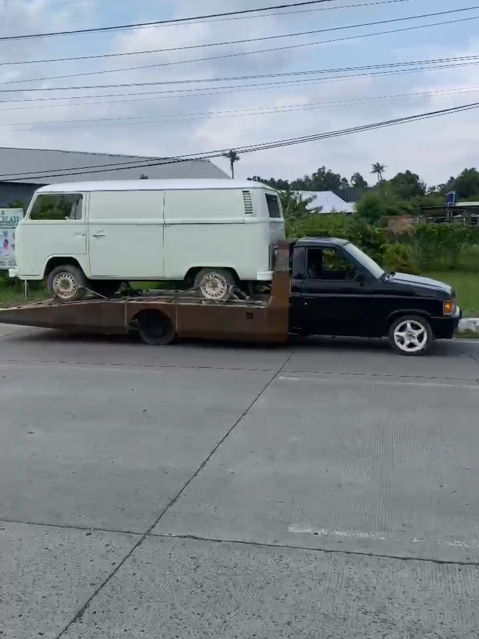 silahkan request warna bak #towingjateng #storingindonesia #towingtiktok #isuzupanther 