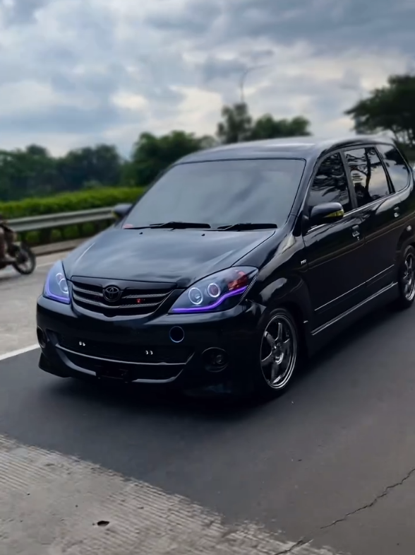 Clean look😍😍😍😍 Owner : anratwinsss  #garasiavanzaxenia 