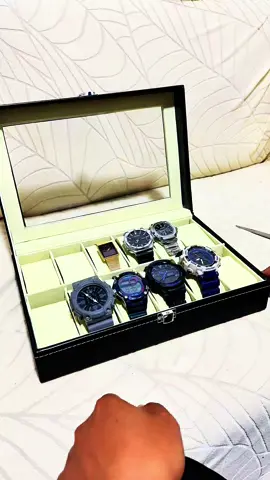Storage Watch organizer wow na wow kahit mumurahin lang ang mga relo ang ganda tingnan #serfritz #storagebox #watch #watches 