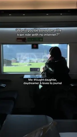 As long as i have my music 🙈 Fake scenarios at night are now on the train 💀😂