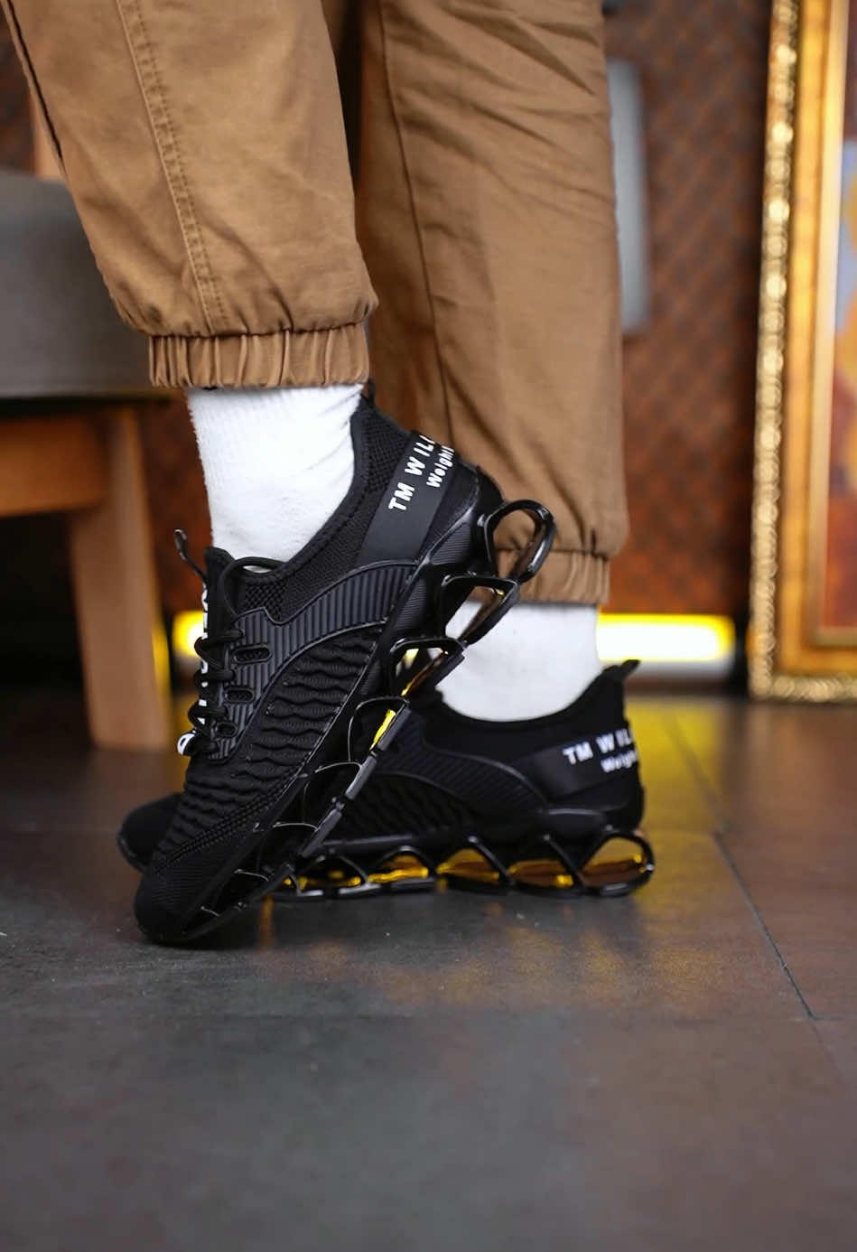 Men'sFashionableLetterDesignLaceUpLowTopSneakers#shoes#sneakers#fashionable#colorblock