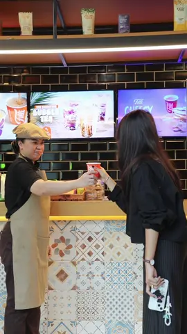 we won’t let even a tiny drop of FiLLi Chai spills 🙂‍↔️ #fillicafe #tealovers #chailovers #fillitea #fillichai #funny #meme #trending #teacupdroptrend 