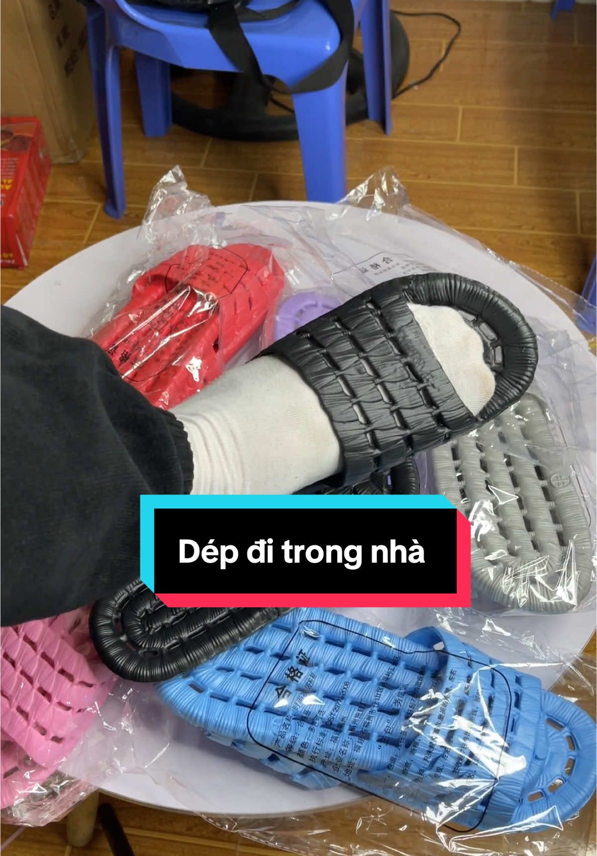 Combo 5 dép đi trong nhà tắm văn phòng xốp lỗ ráo nước, nhẹ, chống trơn #deplo #depxop #depdep #depnhatam #depditrongnha #depditrongnhatam #depditrongnhamuadong #depditrongnhavesinh #giadung #giadungtienich 