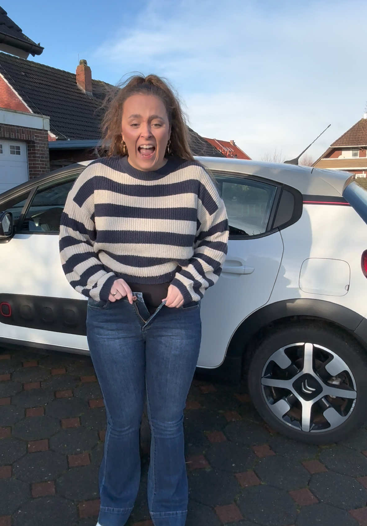 Nicht so vorgestellt @Gunda #pants #mom #daughter #Outdoors #laugh 