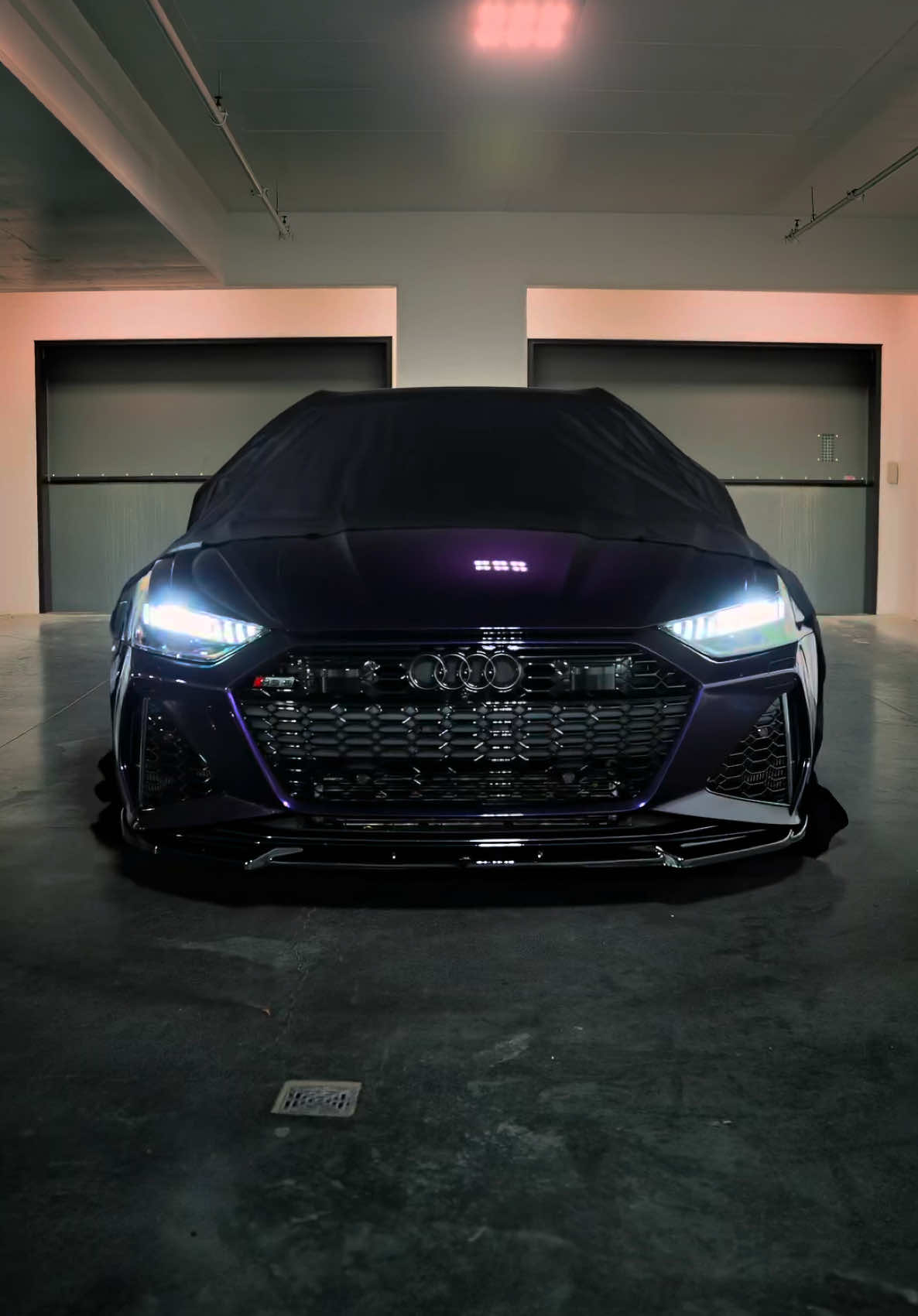 If looks could kill, there'd be no better villain. This @Inozetek purple Audi RS6 is a stunner🔥 #Audi #AudiRS6 #RS6 #RS6Performance
