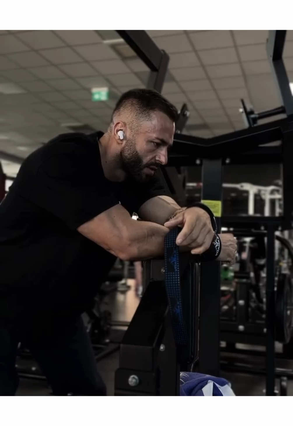 Nu ai de unde sa stii daca esti cel mai bun pana nu te asezi printre cei mai buni. Daca nu castigi la prima aparitie nu inseamna ca nu esti facut pentru asta sau ca nu ai calitati de campion, inseamna doar ca esti la inceput de drum. #Fitness #gym #workout #cluj 