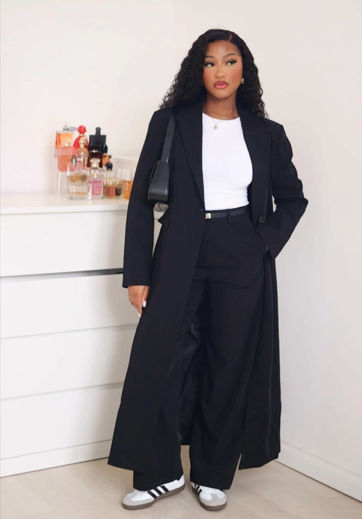 Obsessed with this coat 🤍 #minimalstyle #OOTD #fyp #casualchic #fashioninspo  #pourtoi #grwm #gdwm #longcoat 