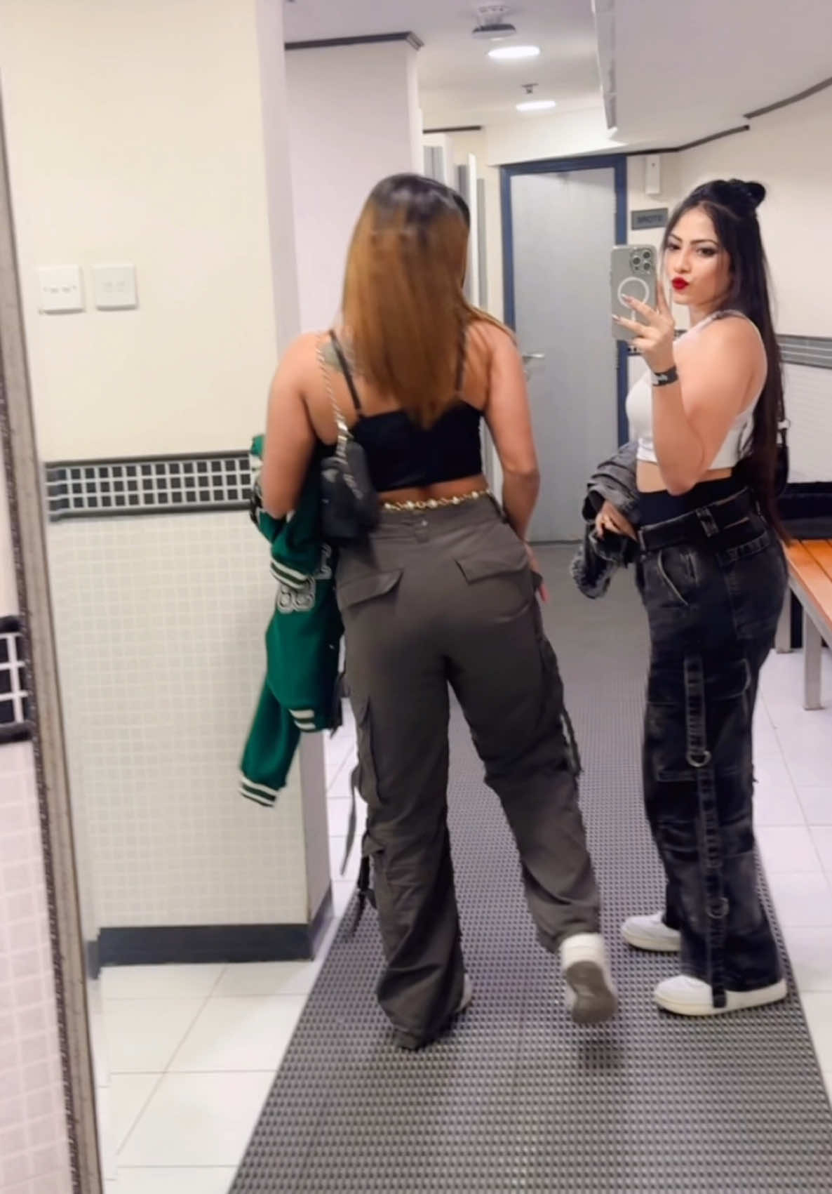 Bestie 👯‍♀️#maneeshakandekumbura #onemillionaudition #trending #foryoupage #foryou #fypシ #fyp #fy #fypシ゚viral #Maneeshakandekumbura #1millionviews #srilankan_tik_tok🇱🇰 #srilanka🇱🇰 #1millionaudition #srilankan_tik_tok🇱🇰 #srilanka🇱🇰 #fypシ゚ #NeverGiveUp #dubai🇦🇪 #viral #viralvideo #iloveyou @Adishashehani🇦🇪اديشا شيهاني 