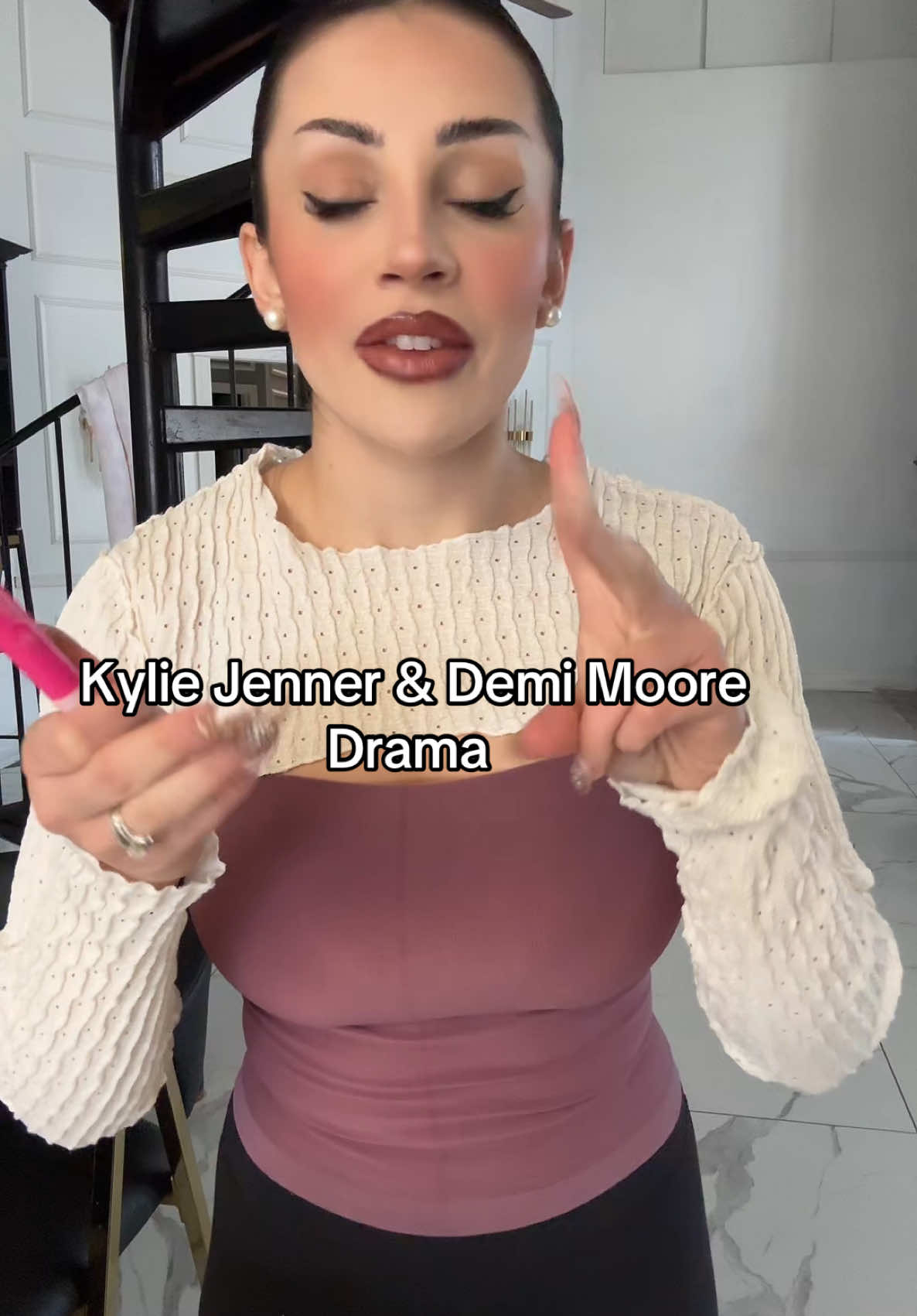 Kylie Jenner ignored by Demi Moore #fyp #kyliejenner #demimoore 
