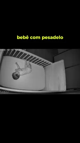 bebê com pesadelo?  até os 2 anos de idade os bebês não têm pesadelos. esse choro que começa e para derrepente é um tipo de parassonia chamado de despertar confusional. #sonodobebe #maternidade #maternidadereal #terrornoturno #bebecompesadelo