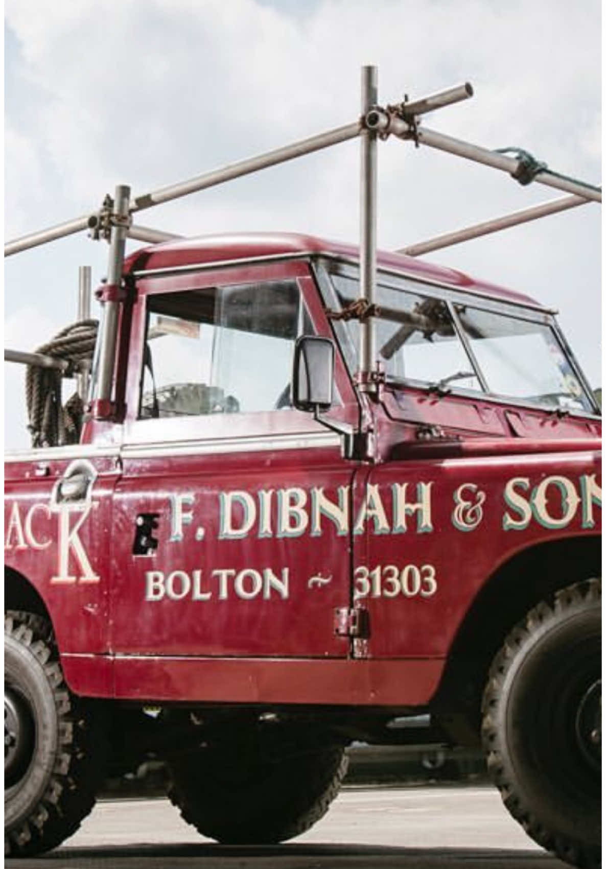 WHO AM I TALKING ABOUT #freddibnah #steeplejack #workinghero #workingman #bolton #landrover #stories #legend #fyp #evenflow 