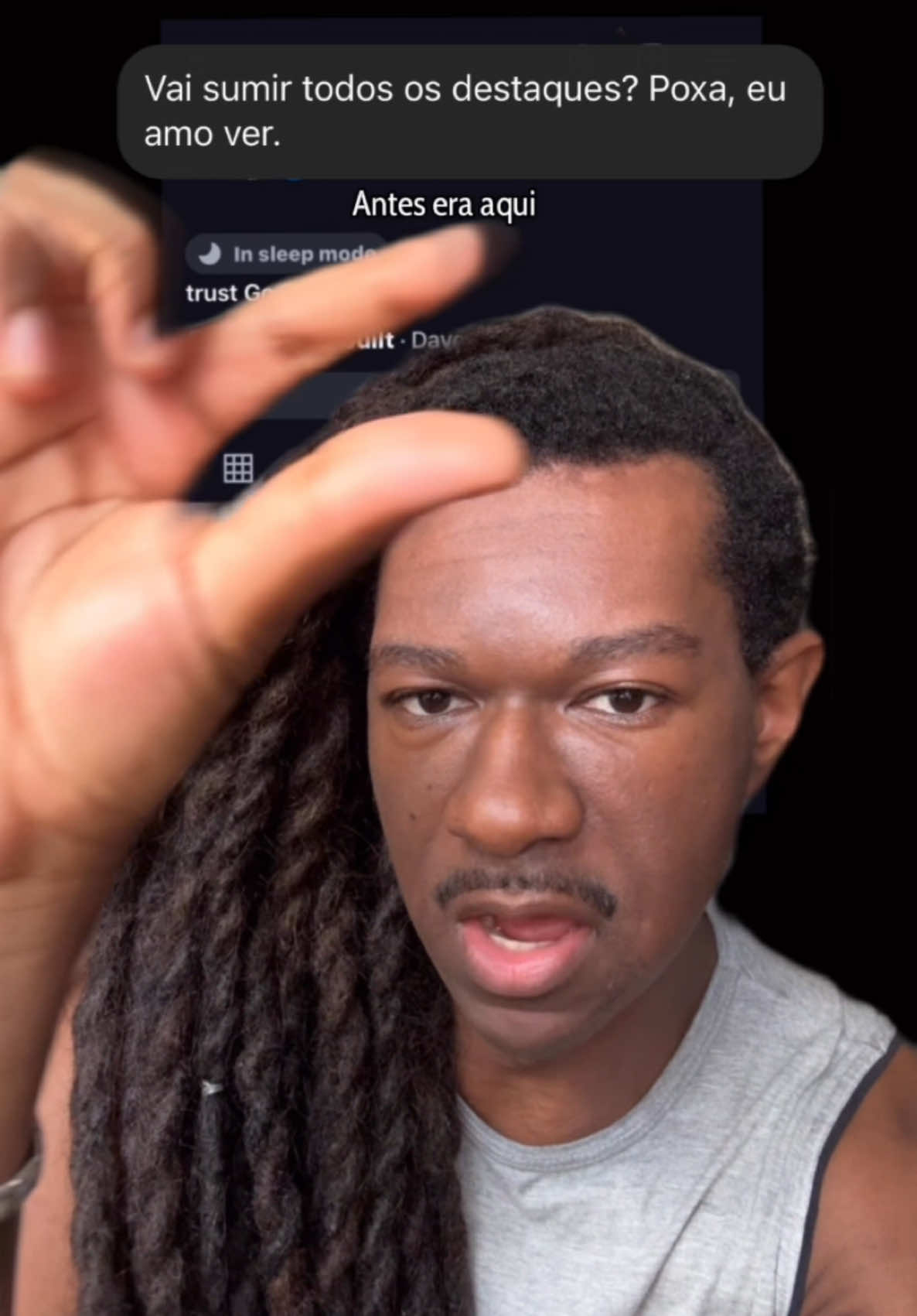 Não, os destaques do Instagram não vão sumir, mas sim mudar de lugar. A ideia é que eles fiquem numa aba, como os Reels, e não mais nas 