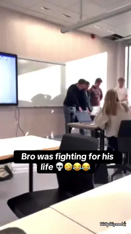 It’s even funnier when u know it’s forbidden 💀🤣 #hilarious #class #presentation #trynottolaugh #xhtiktok #funny #viral #xybca #relatable #fyp #foryoupage❤️❤️ #wittywizard 