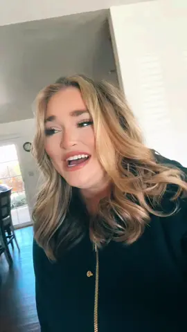 Okay the full version for you guys. I’m a wicked fan page at this point #wicked #elphaba #fyp #wizardandi #viral #wickedmovie #singing 