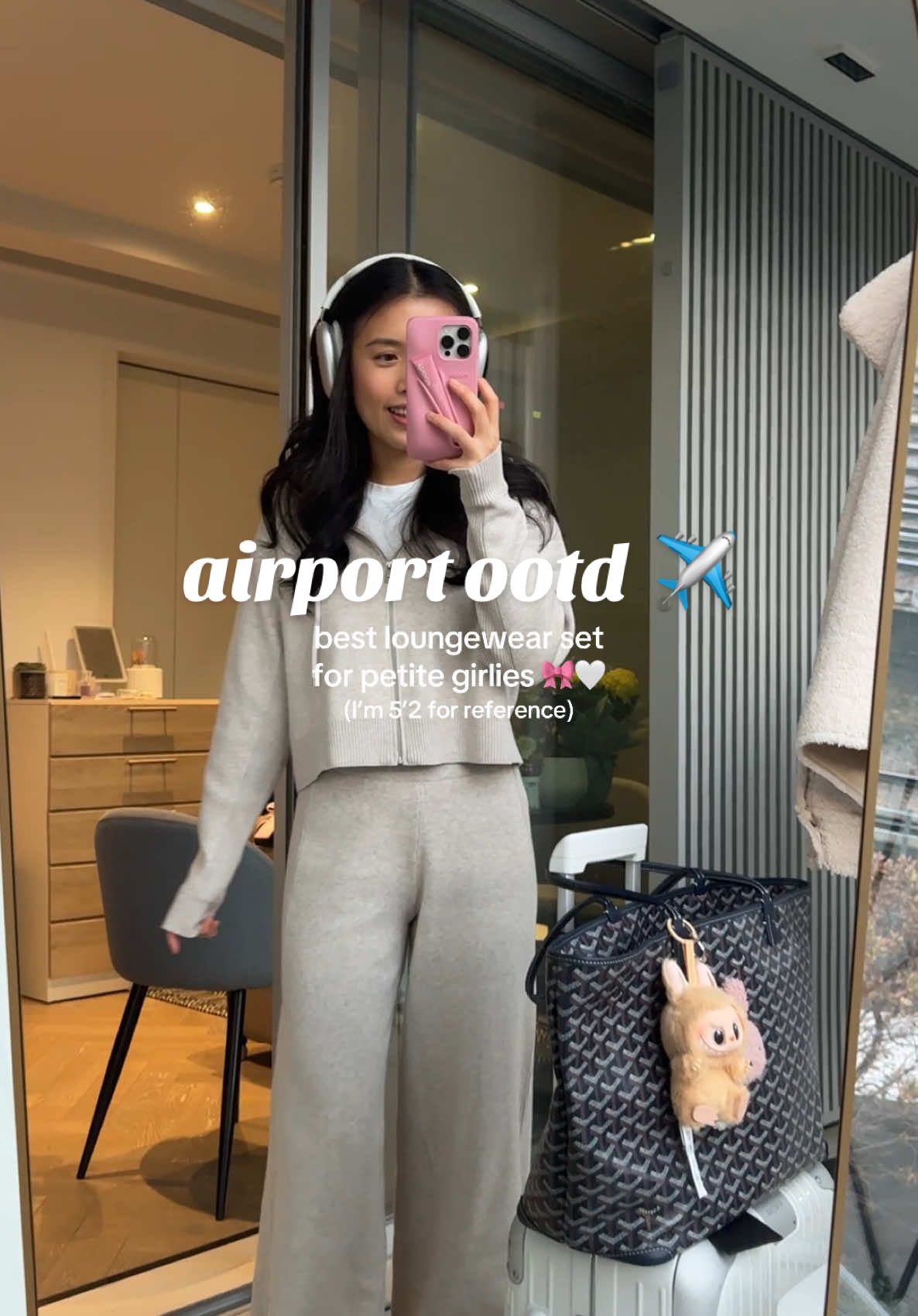 airport ootd ✈️ sweatpants are usually way too long for me but these are PERFECT! @OYSHO @Friends with Frank #OOTD #fitcheck #airport #loungewear #comfyfit #petite #fashion #travel 