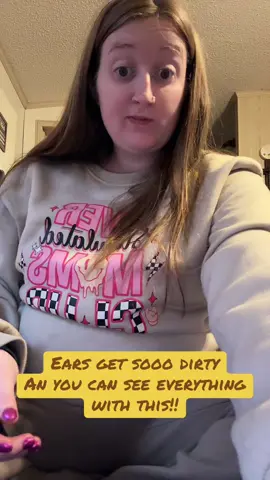 So crazy what was in my ears!!#eartool #lookinyourears #socrazy #socool #earsgetdirty #greenscreenvideo #earwaxremovaltool 