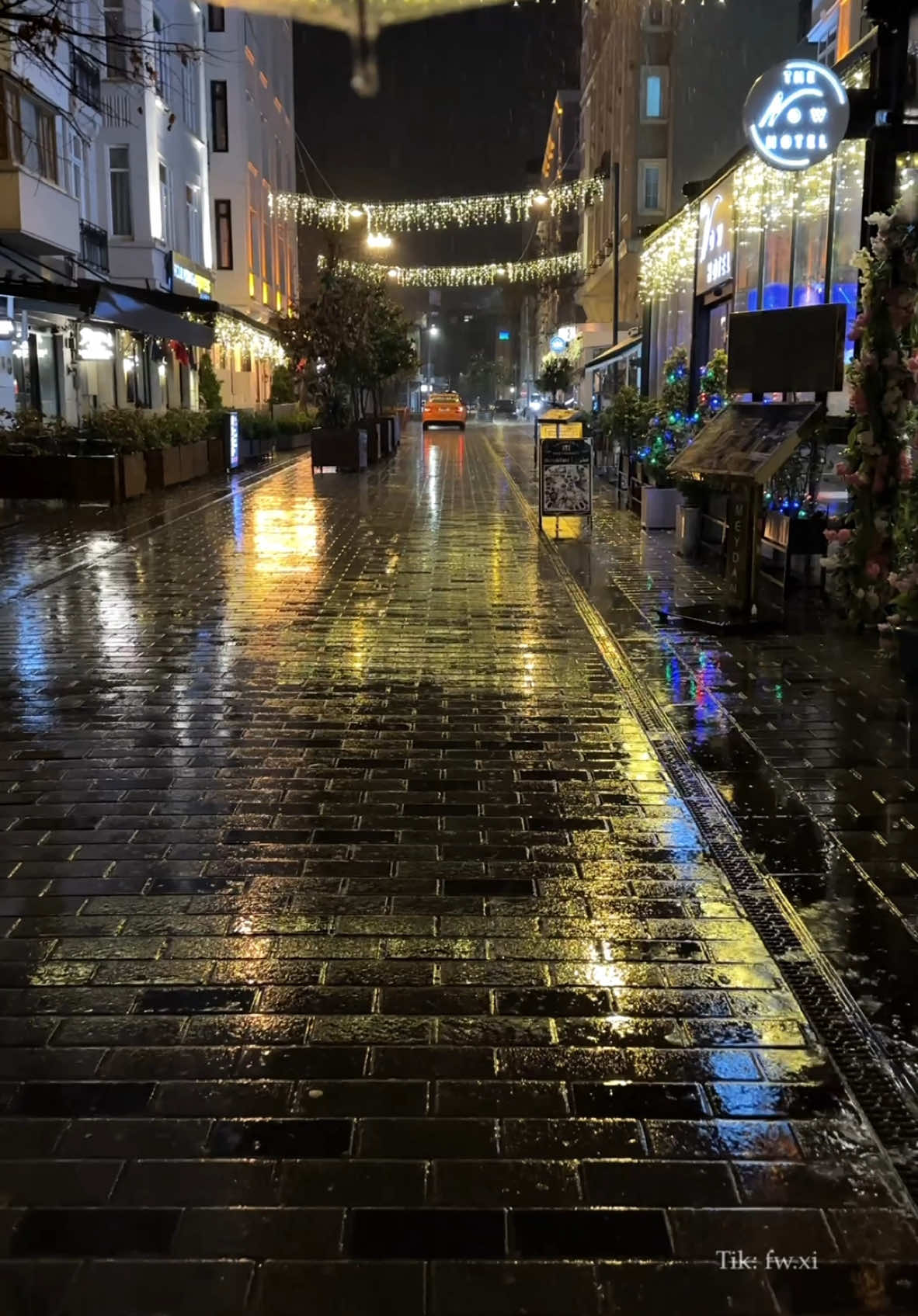 ضاعت مني أيامٍ كثيره على لا شيء...🍂.                                         #tiktok #explore #istanbul #fyp 