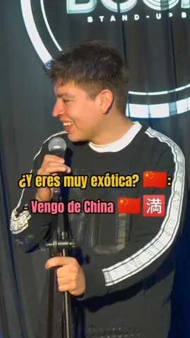 El intercambio cultural más top y lejano que me ha tocado, me tocó una china pero no de las rolas, Dios mío. 🇨🇳🇨🇴❤️ Otro momentito random de Stand Up Comedy. #comediaenvivo #standupenvivo #comedianteenvivo #risasenvivo #standupcomedyenvivo #humorenvivo #humornegro #humornegroenvivo #humoristaenvivo #teatroenvivo #humorcolombia #standuplatinoamerica #chistesenvivo #serasumadre #diegomartinezcomediante #comediacolombia #chistesenvivo #humorlatino #humordebarrio #🇨🇴 #🇨🇳 