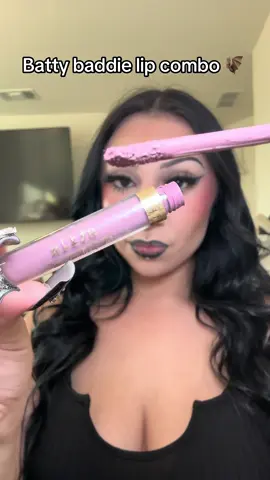 I love me a good matte lip combo !  @Stila Cosmetics stay all day liquid lipstick in the style baci 👄 #lipcombo #mattelipstick #lipstick #fyp #makeuptutorial 