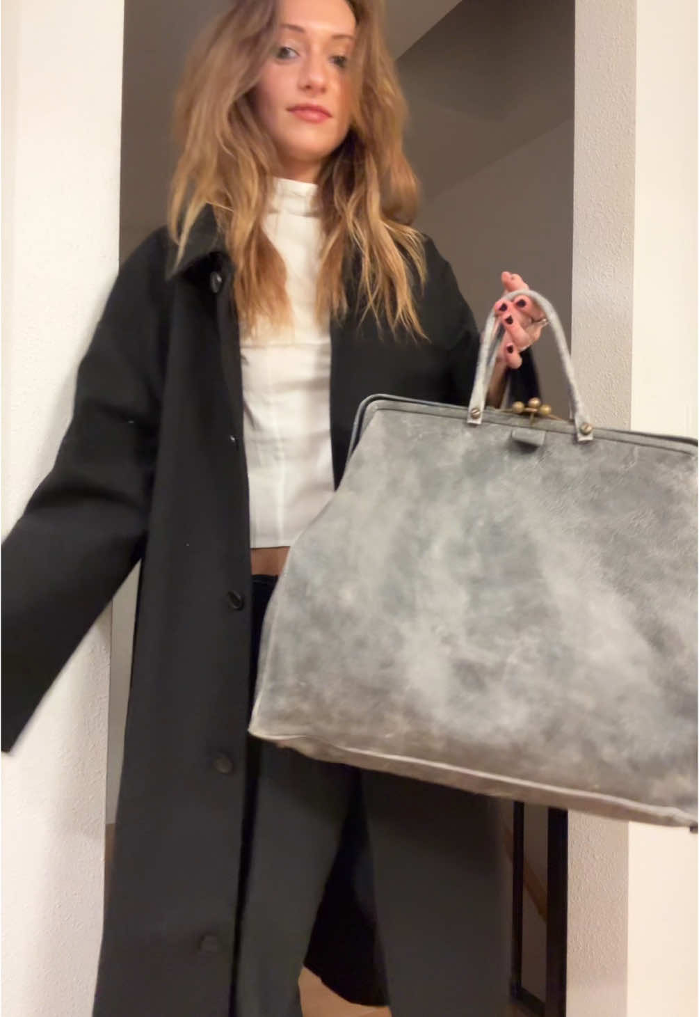 2025 I’m getting rid of half my closet I swear (she might lie) shirt brand is Casper the label