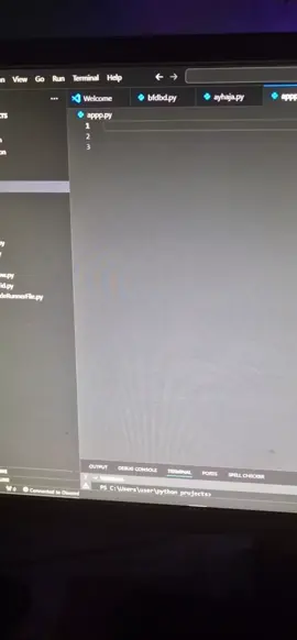 how to design a red heart using python💻 #python #pythons #pythonregius #pythonprogramming #programation #learnc #learnpython #codetok #programminglife #LearnOnTikTok #programming #heart #redheart #design #vscode #visuel_studio #code #codes #github #coding #coder #fyp #foryou #viral_video #2025 #برمجة #الرسم 