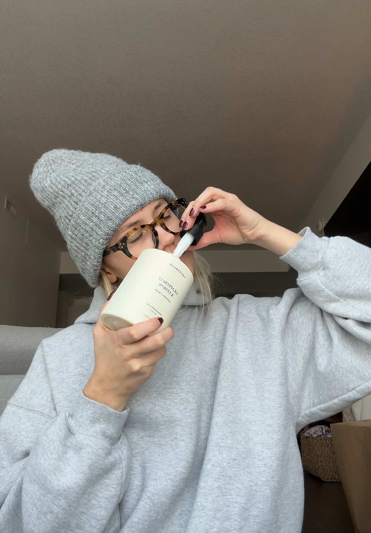 true adulting is getting excited over home decor 🏡🕯️ #homedecorideas #homedecorunboxing #unboxingasmr #cozyhomedecor #vintagehomedecor #thriftinghomedecor 