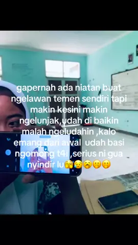 wkwk neng😥 #foryou #anaksekolah #smp  #sindirankeras #foryoupage #cewemahal #fyp 