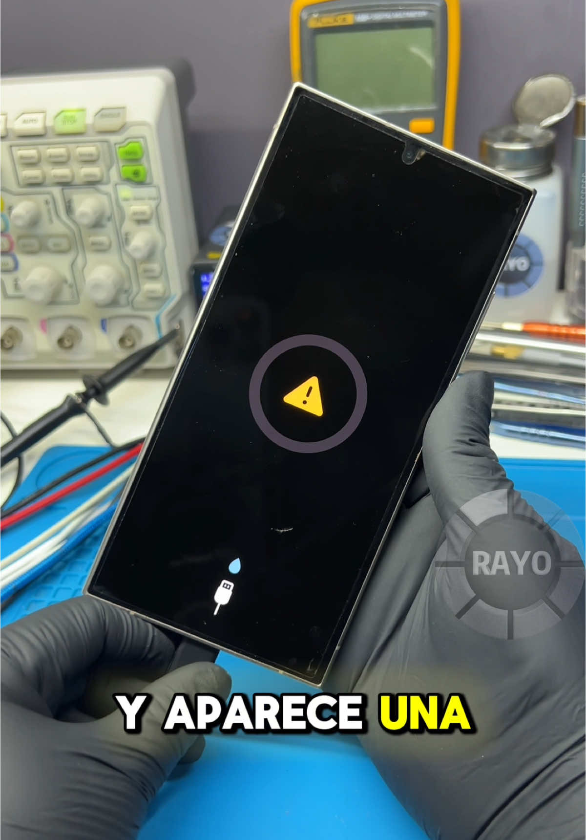 Samsung Galaxy S24 Ultra gota de agua en pantalla #humedad 