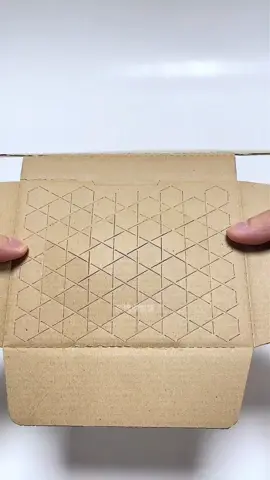 Look how amazing it is! It is stable #packagingfactory #carton #cardboard #packagingsupplies #packagingmanufacturer #cartonbox #trendingvideo #giftbox #winebox #foldingbox 