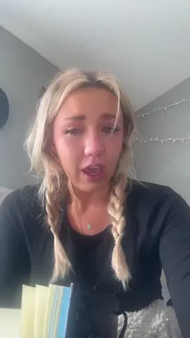 1 girl crying #fyp #makethisblowup #rp #viral #foryoupage #rpaccount #rpmodels #actives