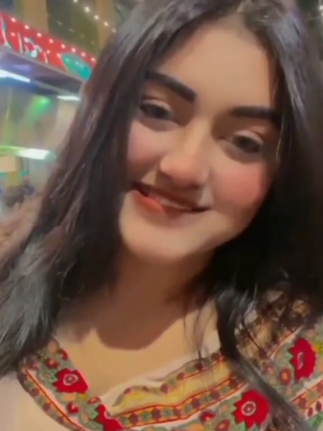 arooba smile and public respect video #aroobasmile07 #younusboy22 