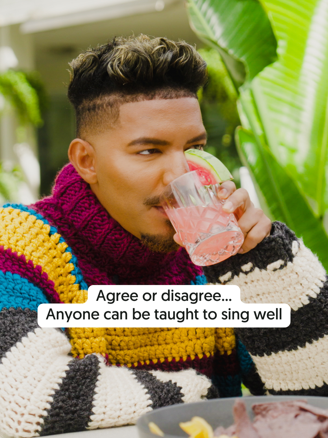 Can anyone could be taught to sing well?! I ask THE vocal coach to the stars and my friend, @steviemackey on the latest #HouseGuest episode! Head to my YouTube for the full episode! #steviemackey #vocalcoach #singing