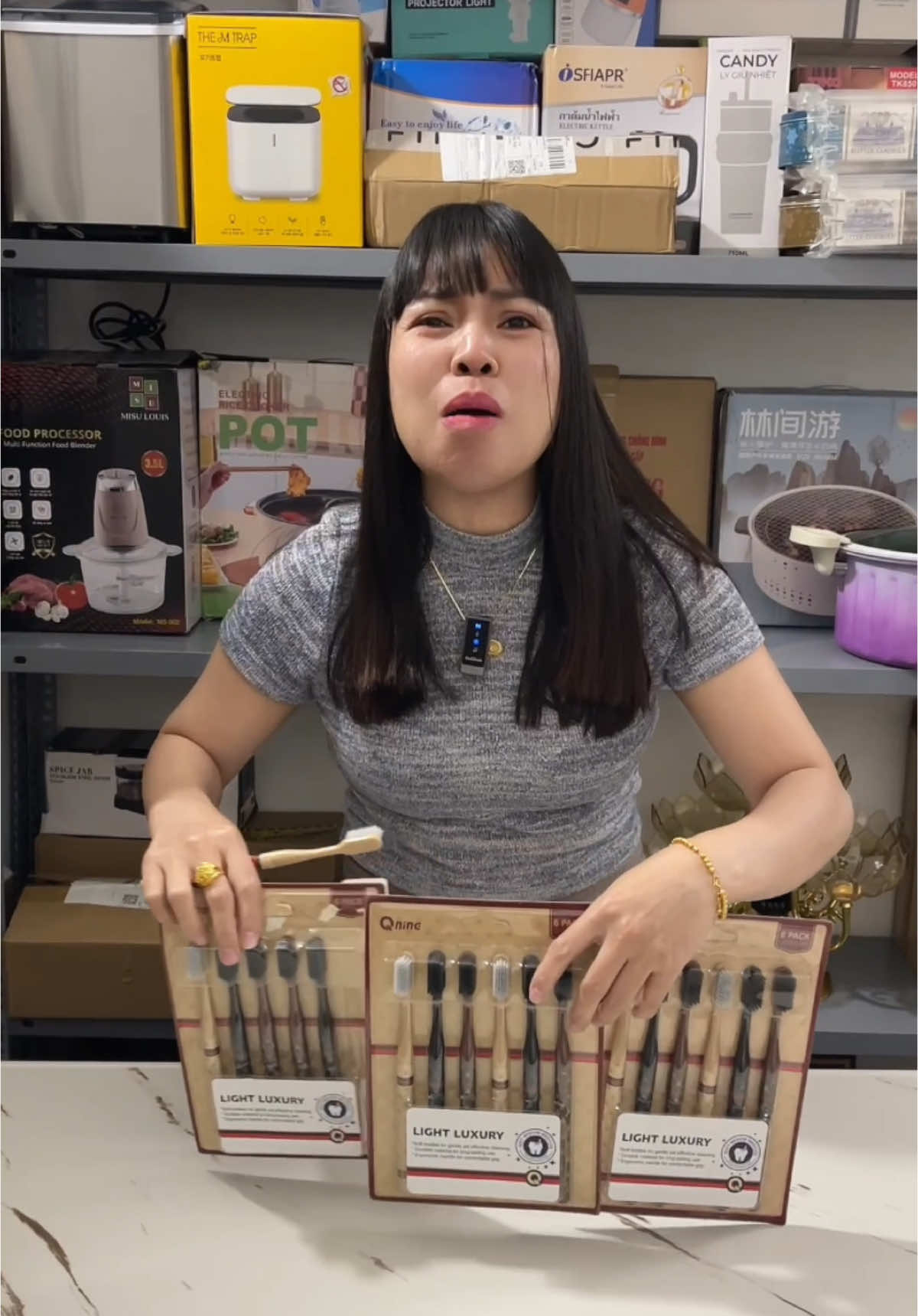 Chỉ 59k được 3 vỉ =18 chiếc bàn chải đánh răng cao cấp #banchaidanhrang #banchai #banchaidanhrangchobe #banchaidanhranglongmem #hahienhoa1 #nhacuadoisong #xuhuong #thinhhanh 