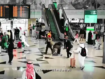 When I met my friends after many years 😂  #shahrukhkhan #anilgrover #vikramkochar #desi #dunki #movie #funny #comedy #india🇮🇳 #bollywood 