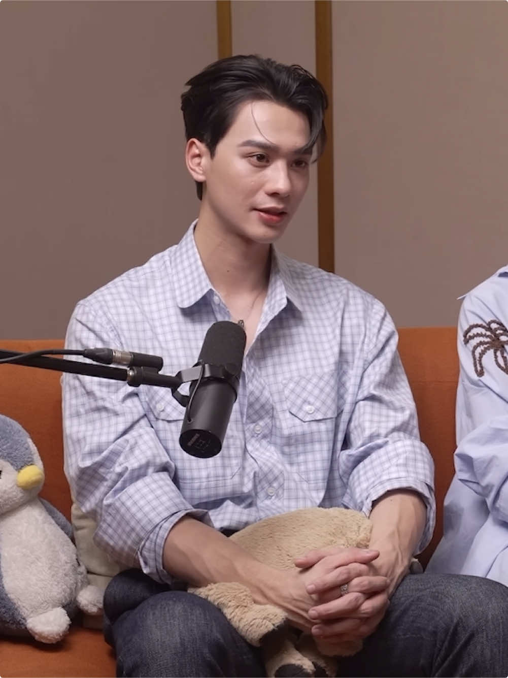 🦆: อีโก้ของผมมันขับเคลื่อนมาด้วยครอบครัว ขับเคลื่อนมาเพื่อจะไม่ให้ผมล้ม  🦆: การที่ผมต้องมาเป็นเสาหลักของครอบครัวผมขับเคลื่อนด้วยตัวนี้ทั้งหมดเลย เราจะพลาดไม่ได้ 🦆: ผมจะรอบคอบในเรื่องของการใช้ชีวิตหรือจะทำยังไงก็ได้เพื่อให้กระทบครอบครัวน้อยที่สุด มันคือตัวที่ขังผมมาตลอด เก่งให้ความสำคัญกับเรื่องครอบครัวมาตลอดเลย  #kengharit #เก่งหฤษฎ์ 